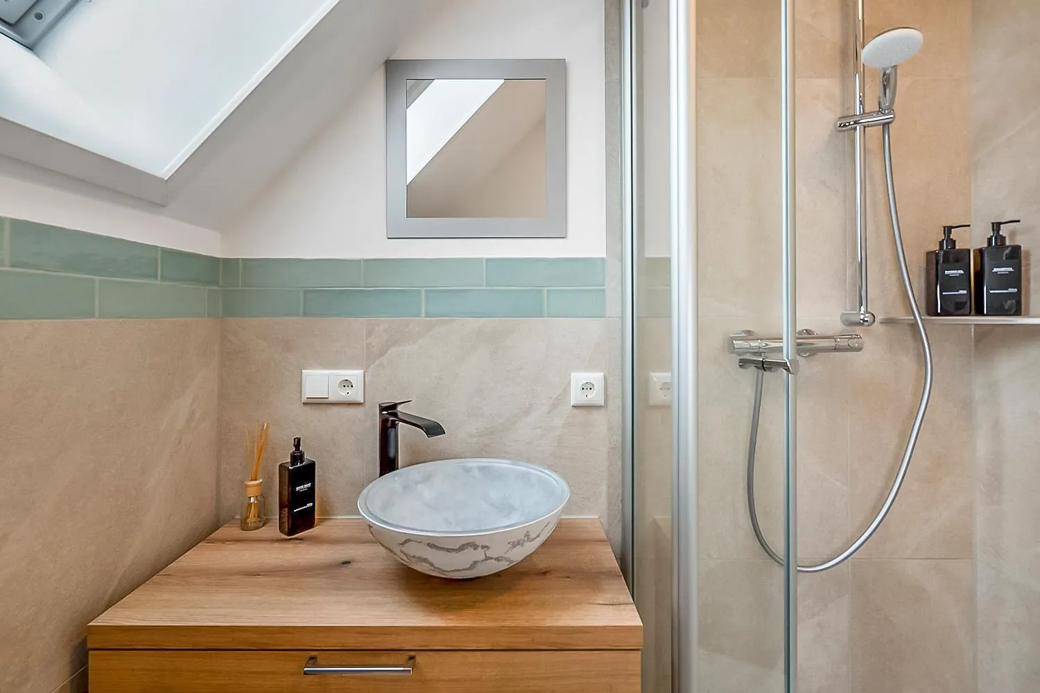 Namaste Homes - Ferienwohnung Mit Dachterrasse Bad Windsheim Apartment