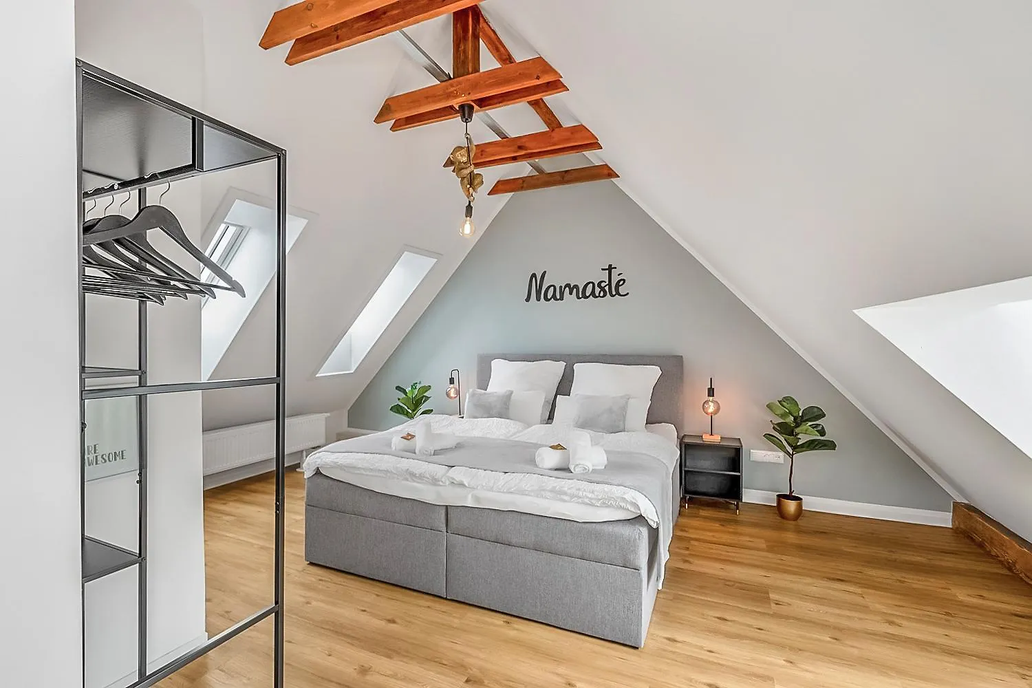 Namaste Homes - Ferienwohnung Mit Dachterrasse Bad Windsheim Apartment