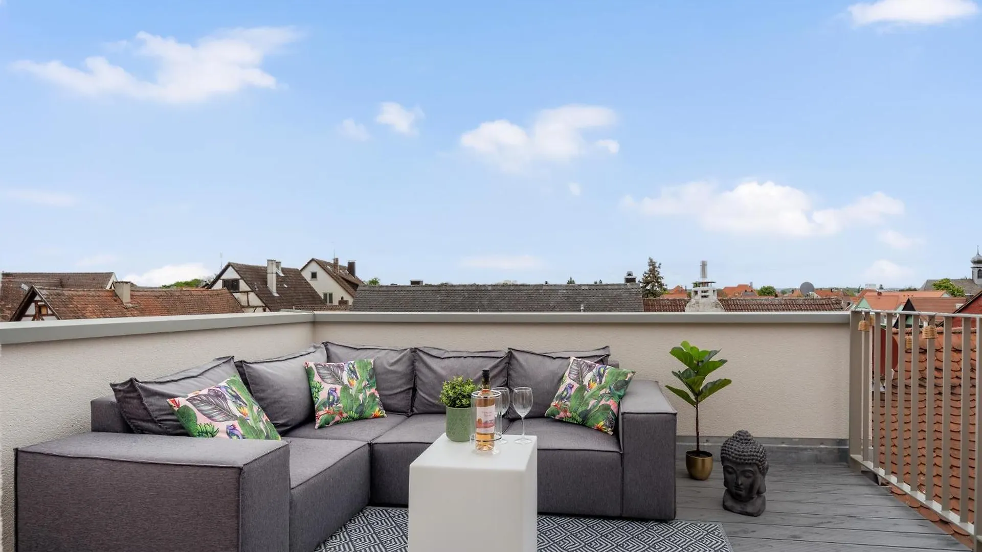Namaste Homes - Ferienwohnung Mit Dachterrasse Bad Windsheim Apartment